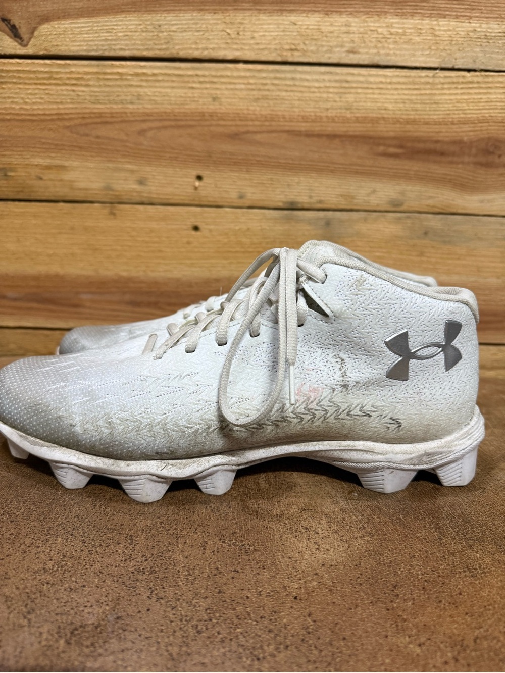 Under Armour White Mid-Top Cleats, Men’s 11 - Picture 2 of 8